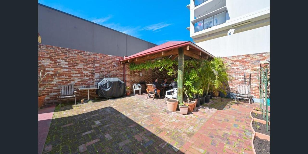 Emu Backpackers Perth - Note - Valid Passport Required For Check In Hostel Exterior foto