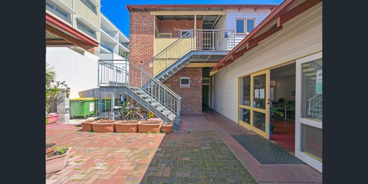 Emu Backpackers Perth - Note - Valid Passport Required For Check In Hostel Exterior foto